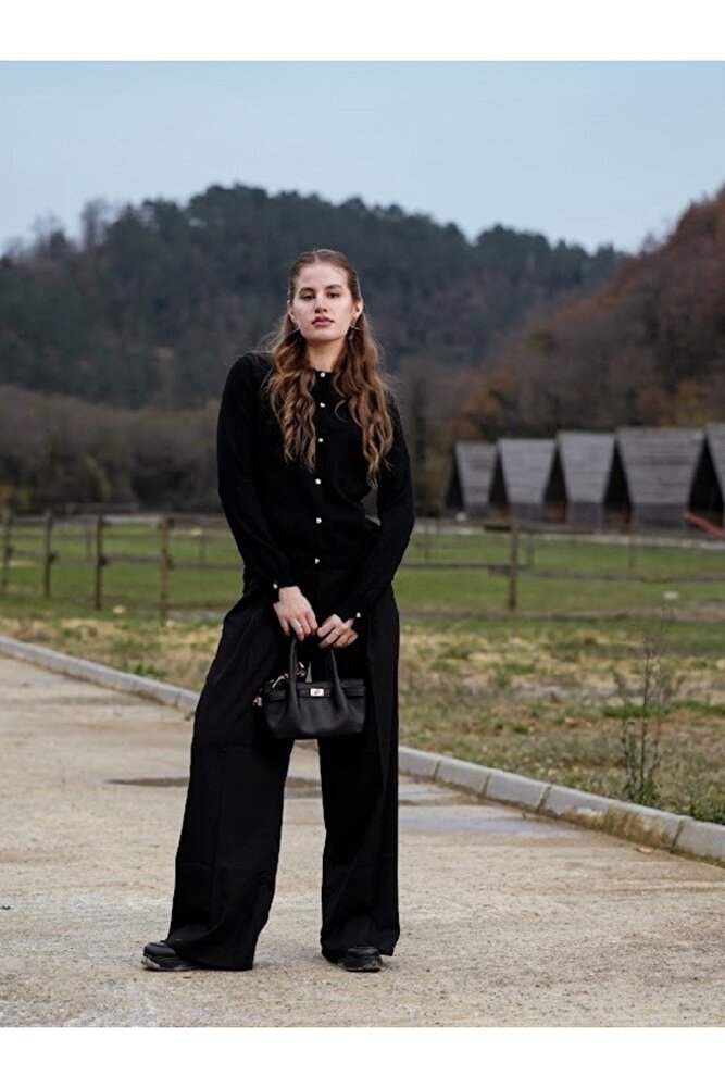 Maëlle Pure Black Gold Düğmeli Hırka