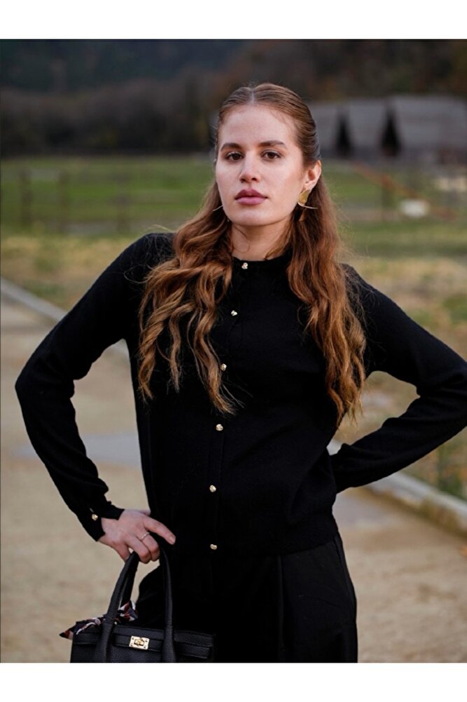 Maëlle Pure Black Gold Düğmeli Hırka