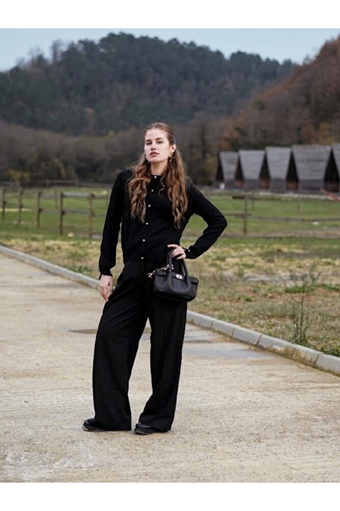 Maëlle Pure Black Gold Düğmeli Hırka