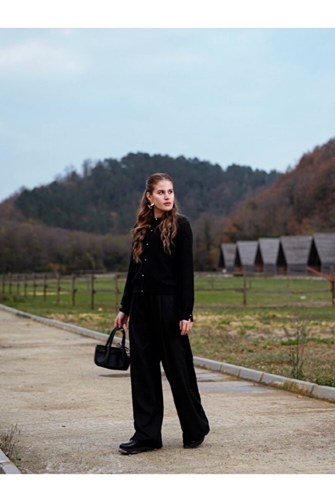 Maëlle Pure Black Gold Düğmeli Hırka